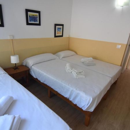 Vila Rnet - Port Estrella 8 Roses Exteriér fotografie