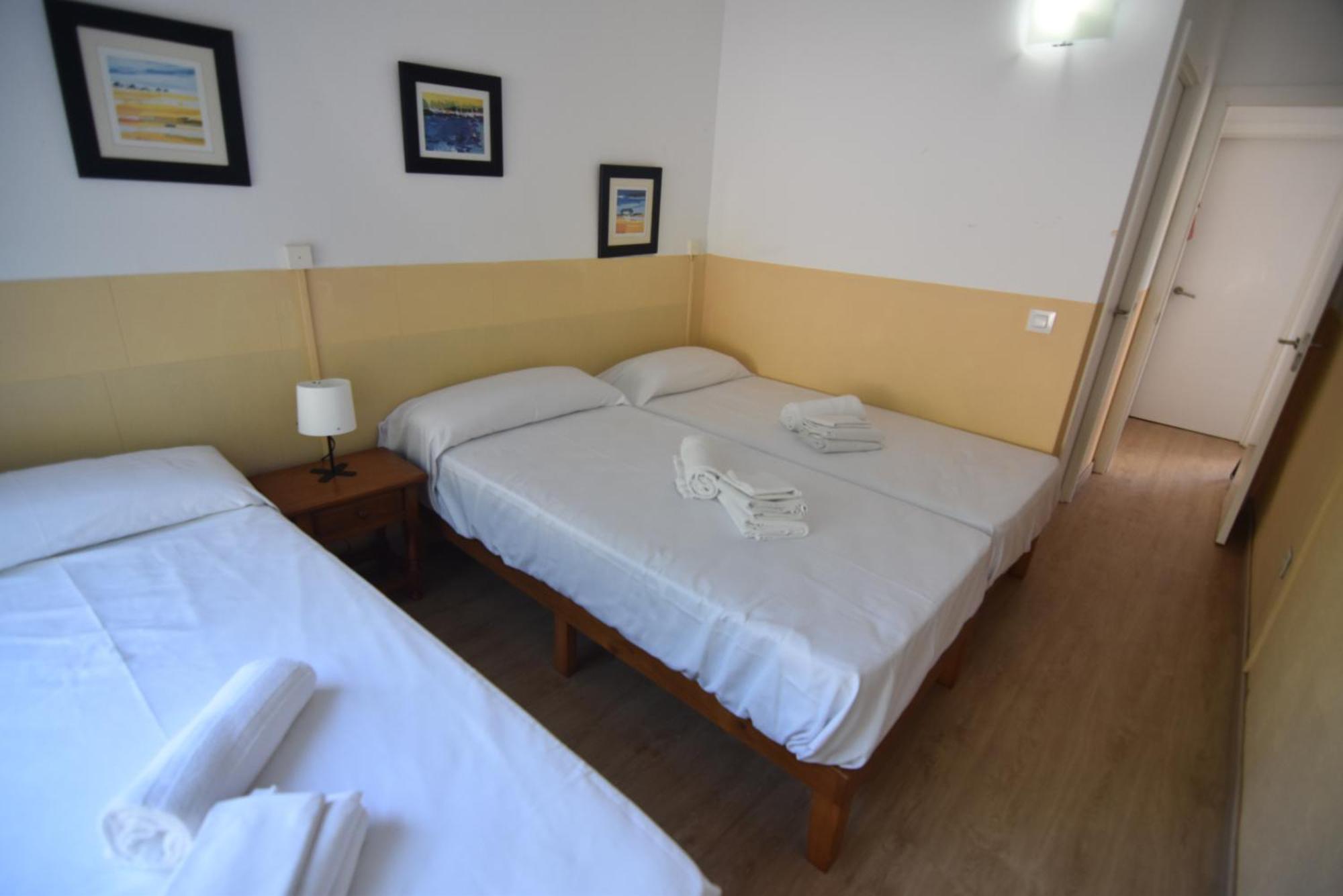 Vila Rnet - Port Estrella 8 Roses Exteriér fotografie
